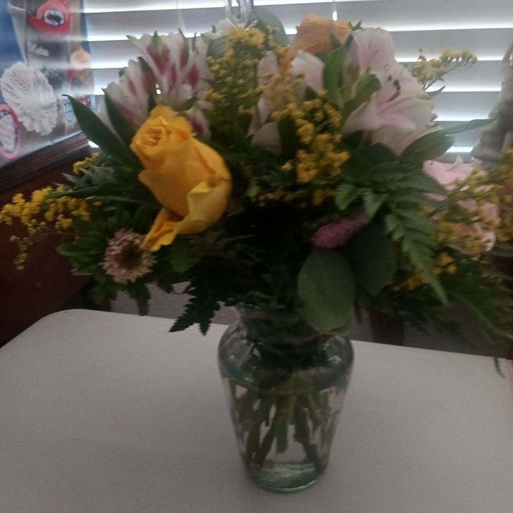This is meant for a funeral, not a birthday. This isn't worth $100.00 This is meant for a funeral, not a birthday. This isn't worth $100.00