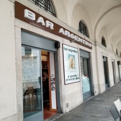 BAR Argentino - Seating under the covered walkways