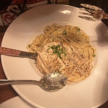 Mambo Italiano Cafe - Fettuccine Alfredo with chicken - Italian Near Me - Bellingham, Washington