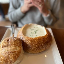 Creamy Tomato Basil (vg) in a Bread Bowl