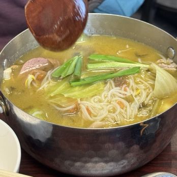 Y Noodles - Rice noodles - Desserts Near Me - Falls Church, Virginia