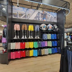 DICK'S Sporting Goods