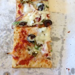 Subway Restaurants - Flatizza with few veggies!