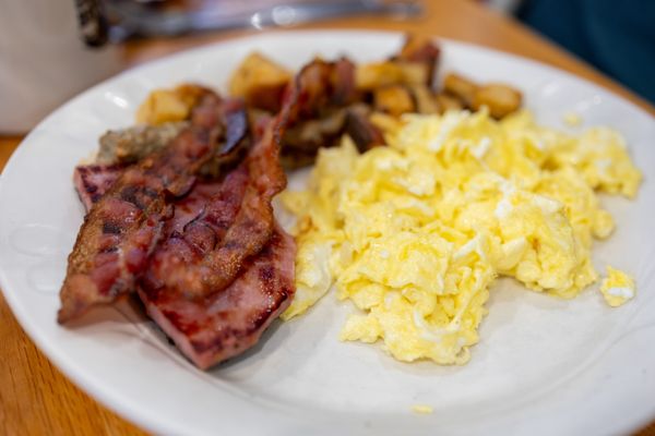 Jeannie’s Great Maine Breakfast by null