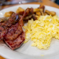 Jeannie's Great Maine Breakfast - Great Maine Breakfast ($19 + $1.50/Blueberry Pancake sub) comes w/ two eggs, Ham, Bacon, Bread or Pancake, & Baked Beans