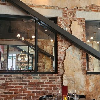 Carmelo's Restaurant - Middle Room from outside - Italian Near Me - Covington, Kentucky