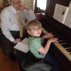 Key Notes Piano Studio - Jaime developing this kindergartner's ear - and feel.