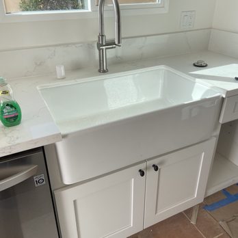Choice Granite & Kitchen Cabinets - Beautiful Calacatta Vein prefabricated quartz kitchen counter top - General Contractors Near Me - Pasadena, California Choice Granite & Kitchen Cabinets - Beautiful Calacatta Vein prefabricated quartz kitchen counter top - General Contractors Near Me - Pasadena, California