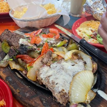 Salsa & Beer - Sizzling plater with beef, fed my wife for 2+ meals - Mexican Near Me - Van Nuys, California
