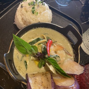 Four Region Thai Cuisine - Green curry shrimp - Thai Near Me - Spring, Texas Four Region Thai Cuisine - Green curry shrimp - Thai Near Me - Spring, Texas