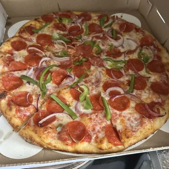 Trent’s Pizzeria - Pepperoni pizza - Pizza Near Me - Houston, Texas Trent’s Pizzeria - Pepperoni pizza - Pizza Near Me - Houston, Texas