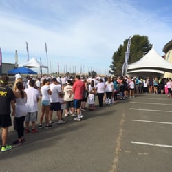 Color Vibe 5K - Registration lines