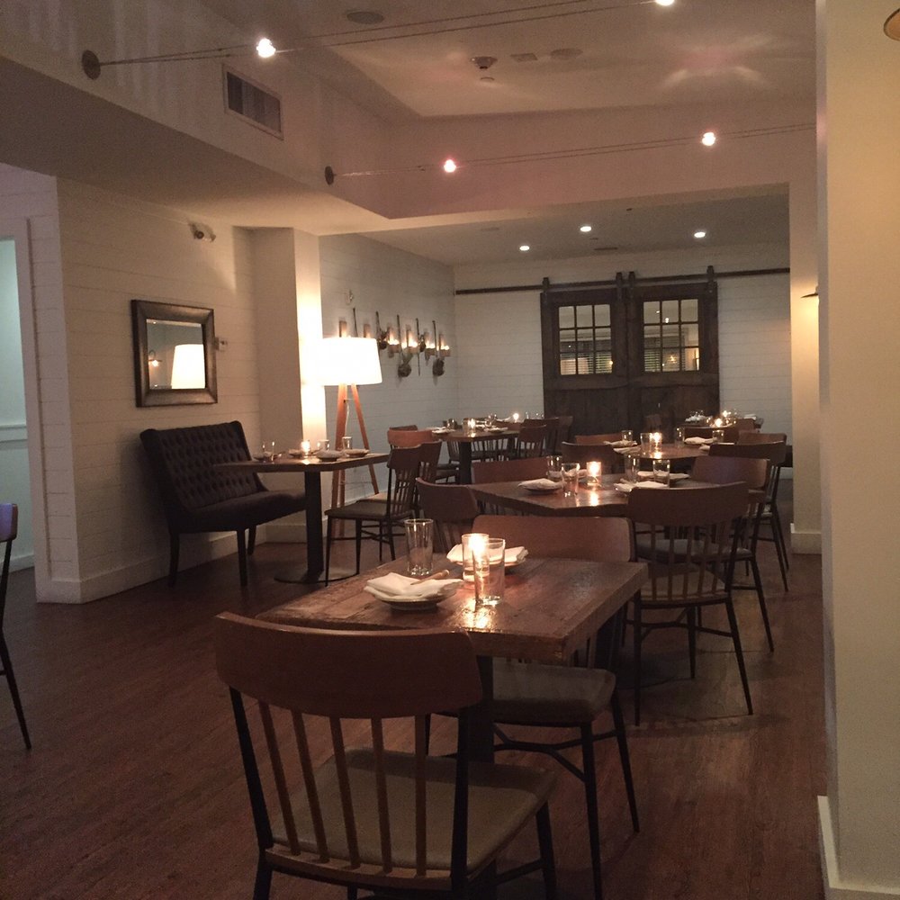 Copperhill - Love the decor - New American Near Me - Williston Park, New York