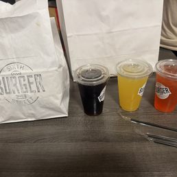 (3) WAGYU SMASH CHEESEBURGER SLIDERSCheeseburger TALLOW FRIES Leno (3) WAGYU SMASH CHEESEBURGER SLIDERSCheeseburger TALLOW FRIES Leno