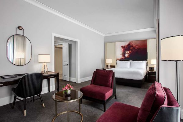 Waldorf Astoria Chicago by null