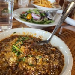 Cascade Grill - Chili and salad