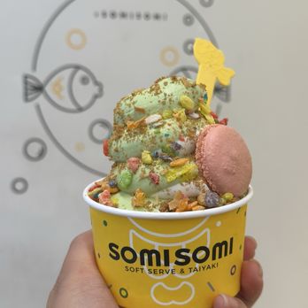 Somisomi - Matcha w/ Fruity Pebbles & Biscoff - Desserts Near Me - San Jose, California