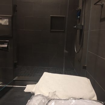 United Polaris Lounge - Shower! - Airport Lounges Near Me - Sterling, Virginia United Polaris Lounge - Shower! - Airport Lounges Near Me - Sterling, Virginia