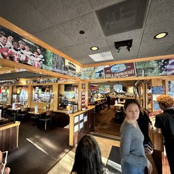 Applebee's Grill + Bar - Inside