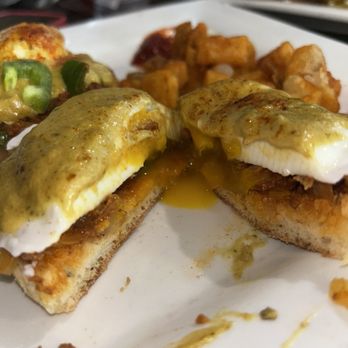 Chloe’s Cafe - Omar's Benedict - Breakfast & Brunch Near Me - Racine, Wisconsin