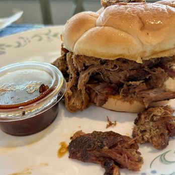 The Meat Candy BBQ - Pulled pork sandwich - Food Trucks Near Me - Gulf Breeze, Florida The Meat Candy BBQ - Pulled pork sandwich - Food Trucks Near Me - Gulf Breeze, Florida