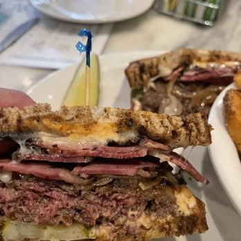 Perly's - Hamburger - Delis Near Me - Richmond, Virginia