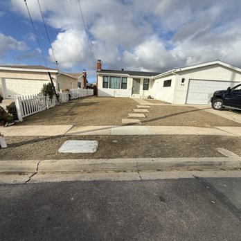 Meticulous Landscape - Tan stabilized decomposed granite - Lawn Services Near Me - Encinitas, California Meticulous Landscape - Tan stabilized decomposed granite - Lawn Services Near Me - Encinitas, California