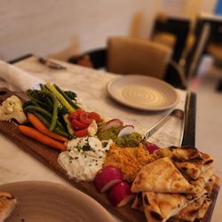 Chi Chi Restaurant - Mezze platter