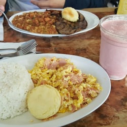 El Carretero Restaurante & Panaderia - Yumm yumm :p