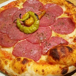 Stellwerk - Pizza Salame