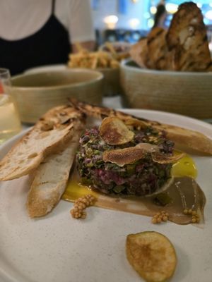 Ella Dine + Drinks by null