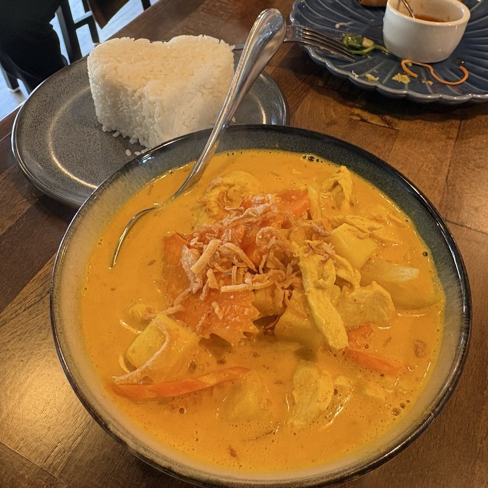 KiiN KiiN Thai - Yellow Curry with chicken - Thai Near Me - Meridian, Idaho KiiN KiiN Thai - Yellow Curry with chicken - Thai Near Me - Meridian, Idaho