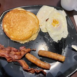 Eddie Mae Gunn's Country Buffet - The Grand Slam