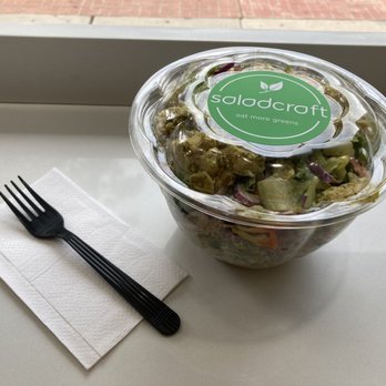 Saladcraft - Salad craft blend with grilled pesto chicken and garlic Caesar dressing - Salad Near Me - Middletown, Connecticut