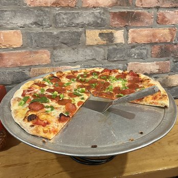 Oceanside Pizza - Pepperoni and green pepper pizza - Pizza Near Me - Indialantic, Florida Oceanside Pizza - Pepperoni and green pepper pizza - Pizza Near Me - Indialantic, Florida