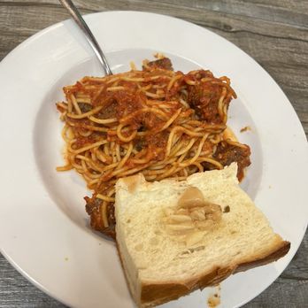 Gypsy's Trattoria Italiana - Spaghetti with Meatballs - Italian Near Me - Berkeley, California Gypsy's Trattoria Italiana - Spaghetti with Meatballs - Italian Near Me - Berkeley, California