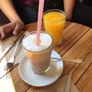 Brunch & Cake - expensive OJ& large iced vanilla latte - Breakfast & Brunch Near Me - Barcelona, B Brunch & Cake - expensive OJ& large iced vanilla latte - Breakfast & Brunch Near Me - Barcelona, B