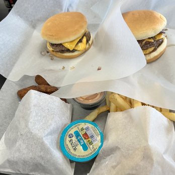 Hit List - Cheeseburger, fries, fried zucchini - Burgers Near Me - Garden City, Idaho