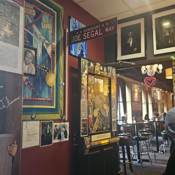 Jazz Showcase - Jazz & Blues Near Me - Chicago, Illinois