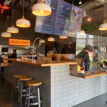 Nguyen's Kitchen - Cashier, Bar Seating, Menu, Kitchen. - Vietnamese Near Me - South Gate, California