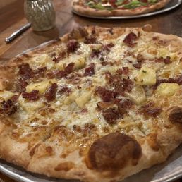 Pineapple, bacon & hot honey 12" Pineapple, bacon & hot honey 12"