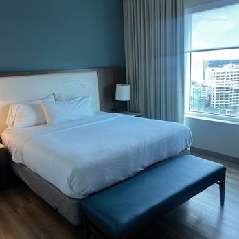 Embassy Suites by Hilton Sarasota - Hotels Near Me - Sarasota, Florida