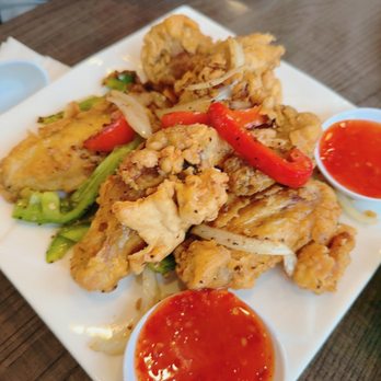 Grandpa Tao Kitchen - A9. Crispy Fried Chicken Wings with Garlic and Pepper - Asian Fusion Near Me - El Cajon, California