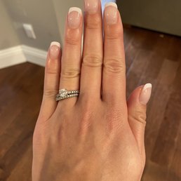 Dip French manicure