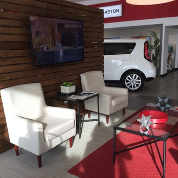 Great Lakes Kia - Large TV with comfortable seating - Car Dealers Near Me - Columbus, Ohio