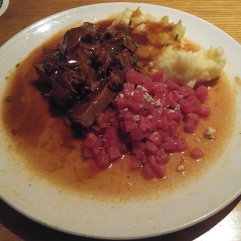 Mountain Brauhaus - Pot roast with mashed potatoes and veggies - New American Near Me - Gardiner, New York Mountain Brauhaus - Pot roast with mashed potatoes and veggies - New American Near Me - Gardiner, New York