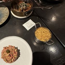 La Hache - Tartare, frog legs, sea bass