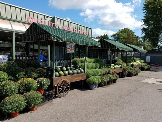 Nino Salvaggio International Marketplace by null