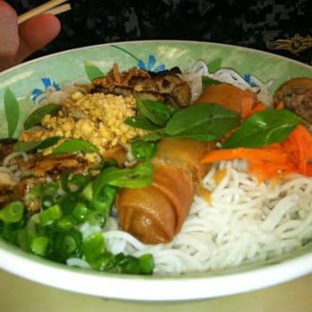Pho Five-O - Egg roll chicken bun - Vietnamese Near Me - Aiea, Hawaii