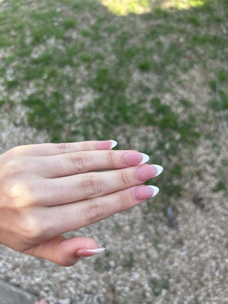 Hanna's Nail Spa Logo